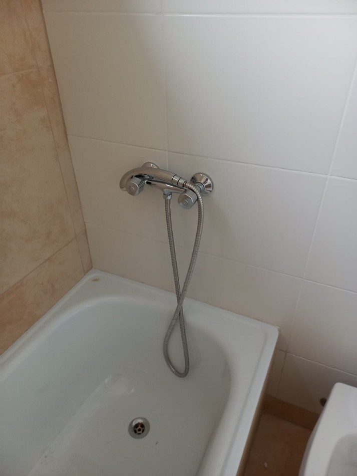 VENTA DEPTO 3 AMB CON COCHERA EN LANUS OESTE.VALOR REBAJADO