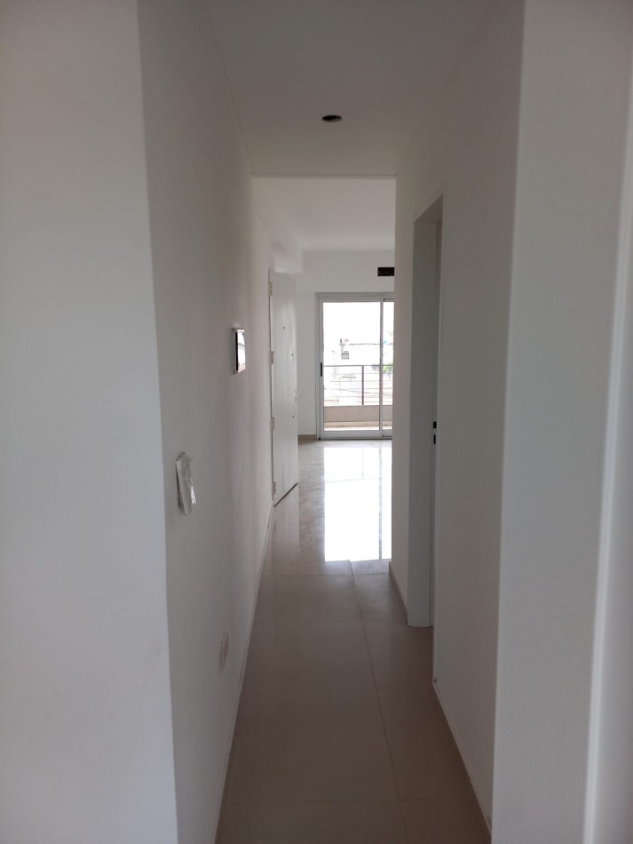 VENTA DEPTO 2 AMB CON COCHERA EN LANUS OESTE