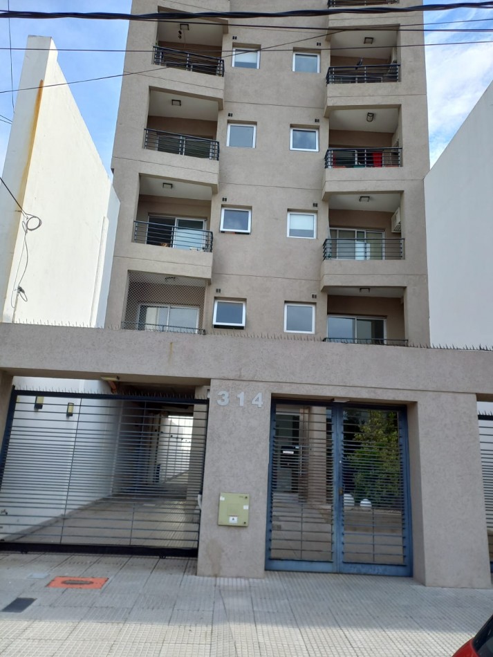 VENTA DEPTO 2 AMB CON COCHERA EN LANUS OESTE