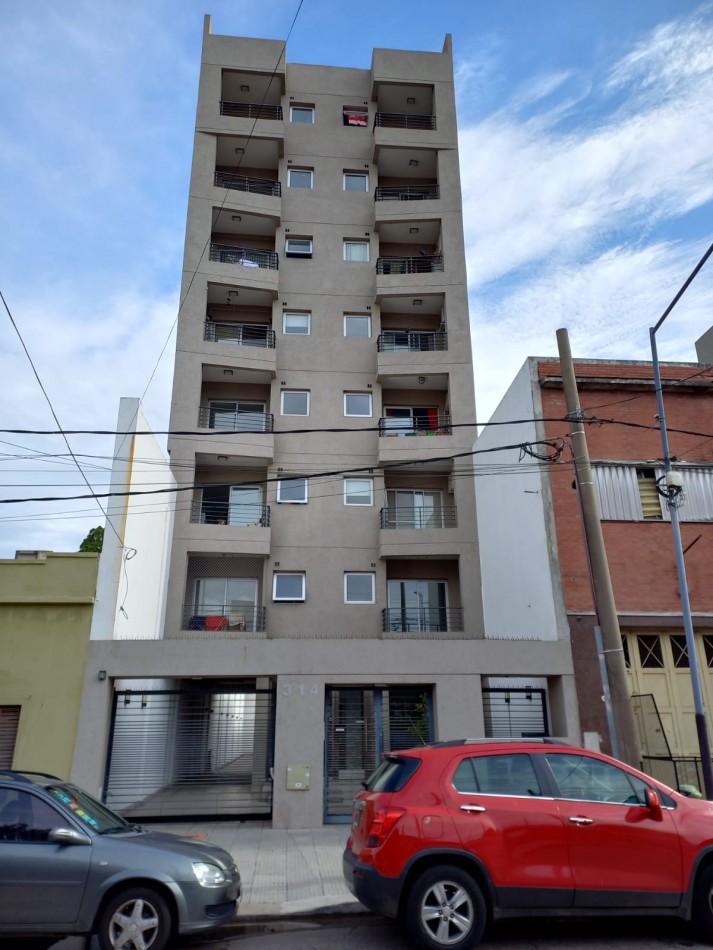 VENTA DEPTO 3 AMB CON COCHERA EN LANUS OESTE.VALOR REBAJADO