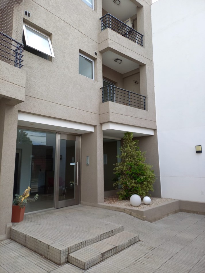 VENTA DEPTO 2 AMB CON COCHERA EN LANUS OESTE