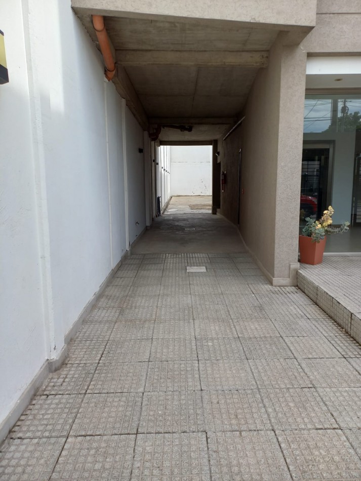 VENTA DEPTO 2 AMB CON COCHERA EN LANUS OESTE