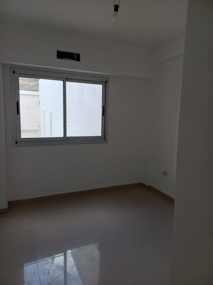 VENTA DEPTO 2 AMB CON COCHERA EN LANUS OESTE