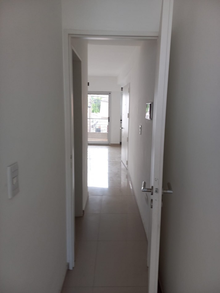 VENTA DEPTO 2 AMB CON COCHERA EN LANUS OESTE