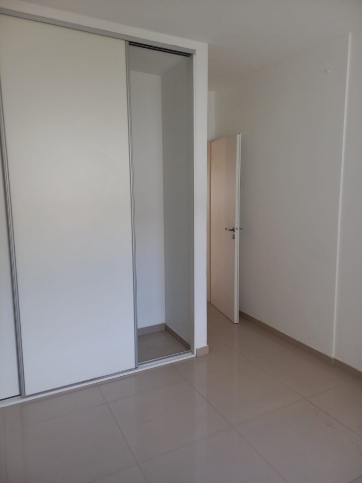 VENTA DEPTO 2 AMB CON COCHERA EN LANUS OESTE