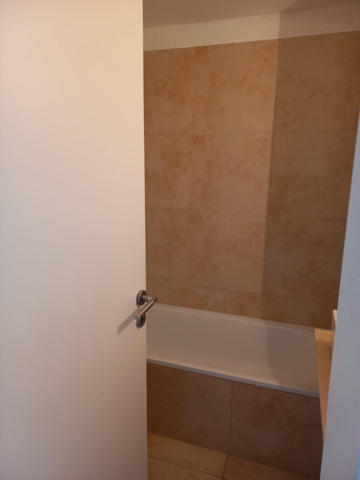 VENTA DEPTO 3 AMB CON COCHERA EN LANUS OESTE.VALOR REBAJADO