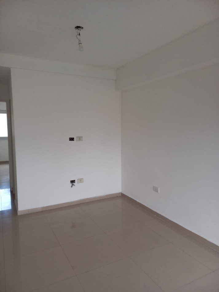 VENTA DEPTO 2 AMB CON COCHERA EN LANUS OESTE