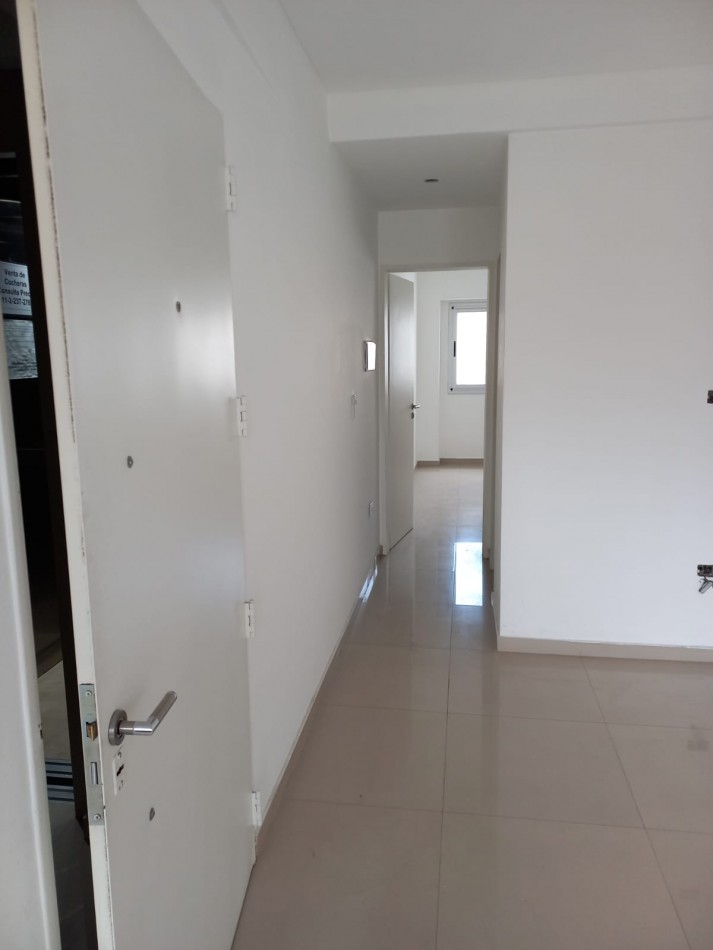 VENTA DEPTO 2 AMB CON COCHERA EN LANUS OESTE