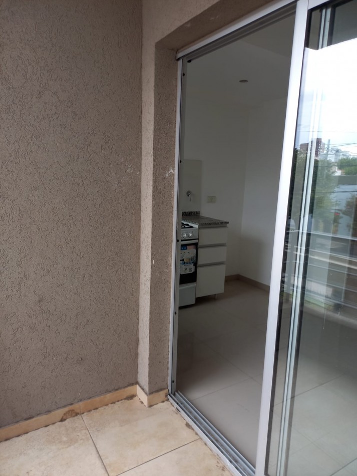 VENTA DEPTO 3 AMB CON COCHERA EN LANUS OESTE.VALOR REBAJADO