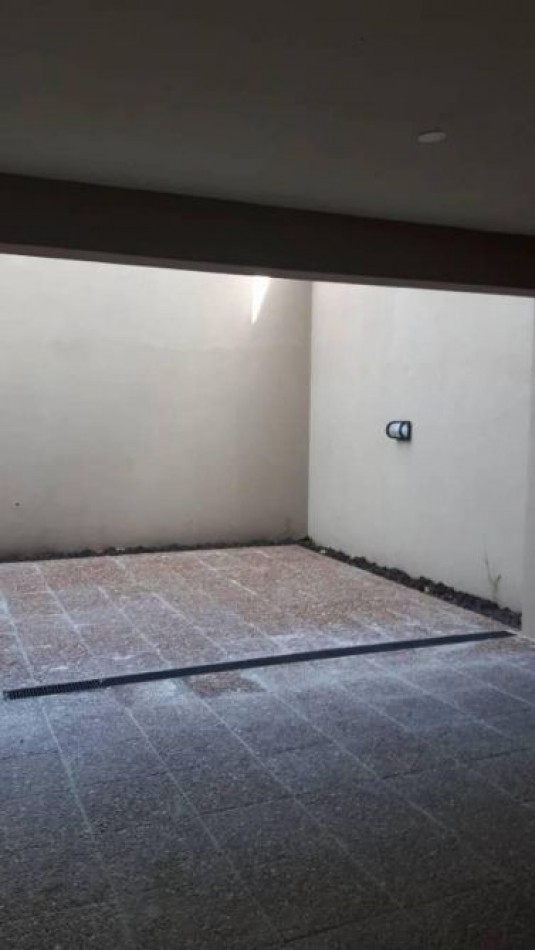 Amplio depto de 2 amb a estrenar en Venta Bernal Oeste  