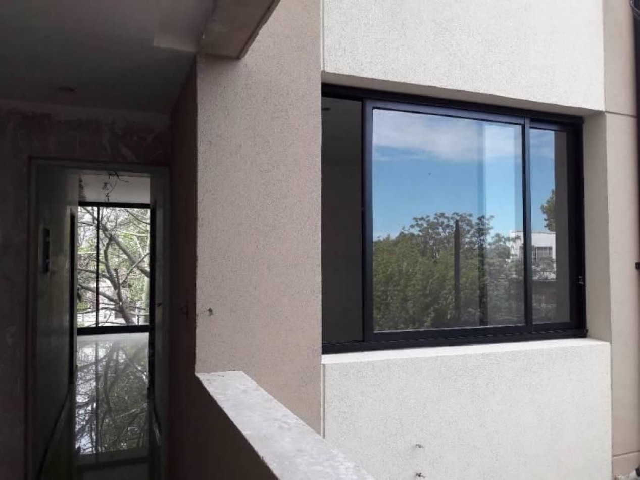 Amplio depto de 2 amb a estrenar en Venta Bernal Oeste  