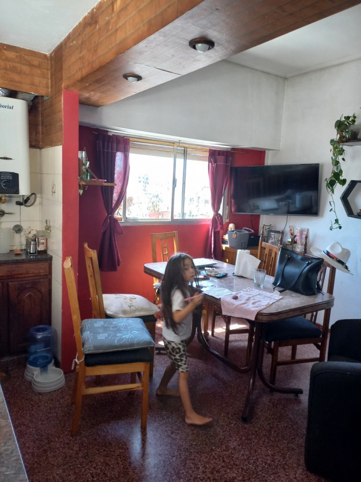 Departamento en Venta de 4 Amb con depto de 2 Amb arriba   en Lanus Oeste APTO CREDITO BANCARIO