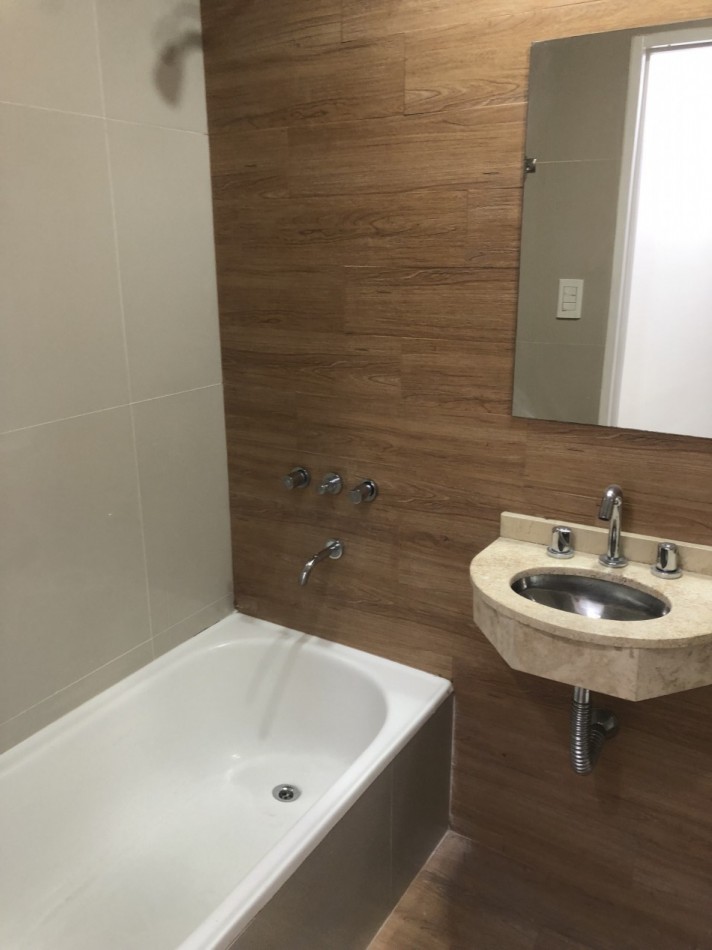 Alquiler Departamento de 2 Ambientes en Bernal 