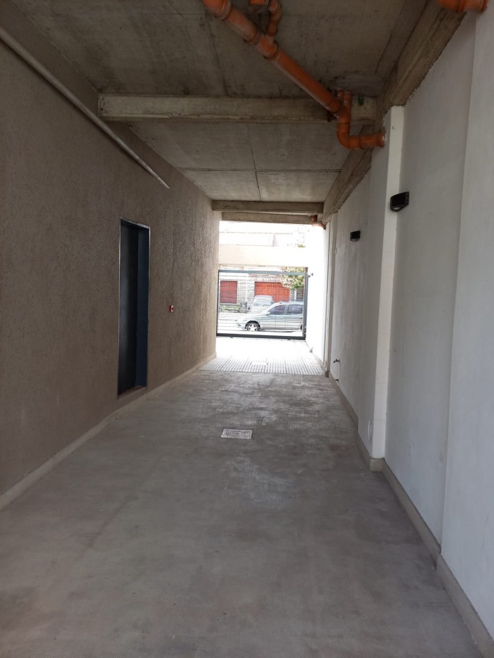 VENTA DEPTO 3 AMB CON COCHERA EN LANUS OESTE