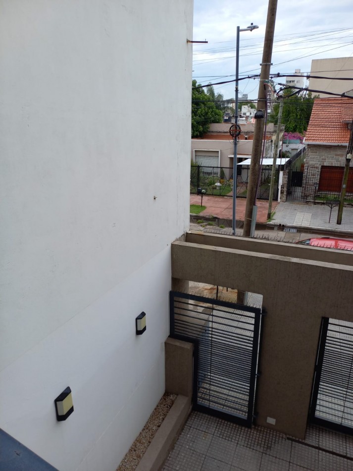 VENTA DEPTO 2 AMB CON COCHERA EN LANUS OESTE