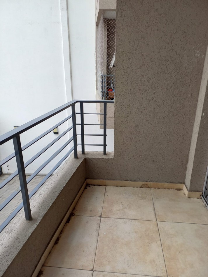 VENTA DEPTO 2 AMB CON COCHERA EN LANUS OESTE