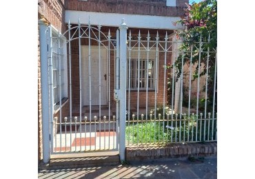 Casa en Venta de 3 Ambientes , hermosa y comoda.APTO CREDITO BANCARIO