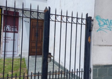 Venta Casa 3 Amb. Remedios de Escalada . Luminosa. Reciclaje. APTO CREDITO 
